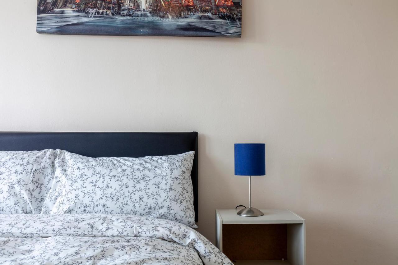 Highlands Gardens Suites Ilford Bagian luar foto