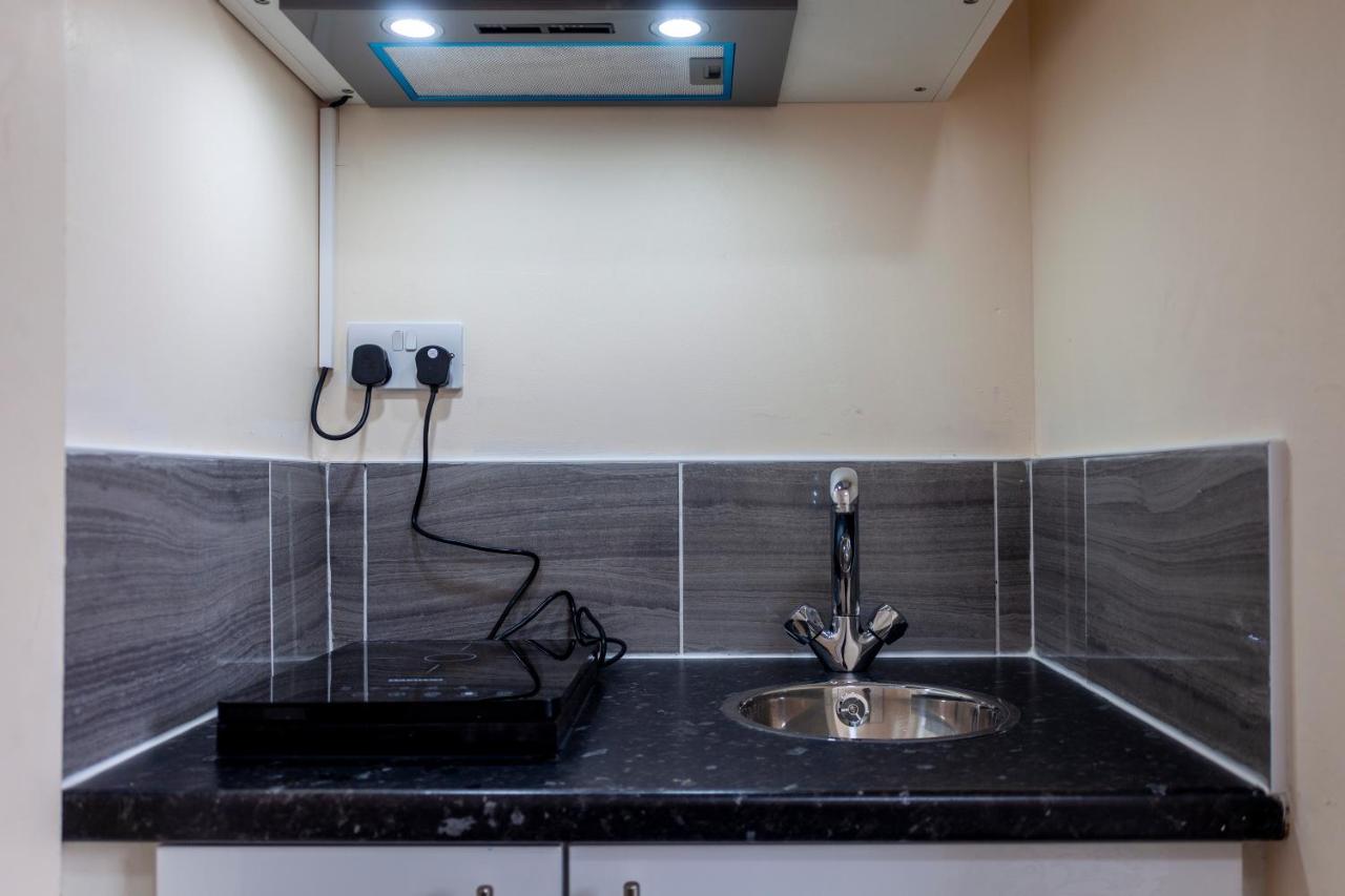 Highlands Gardens Suites Ilford Bagian luar foto