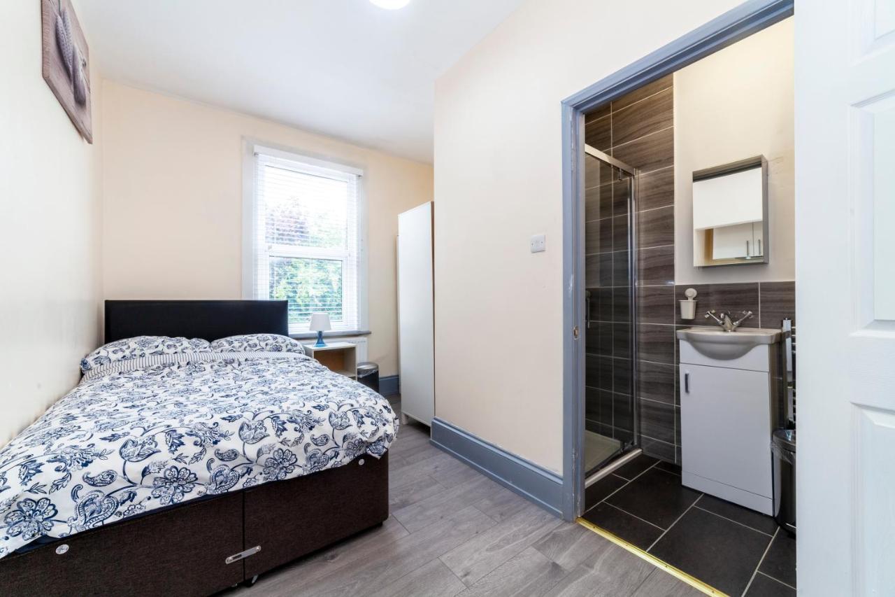 Highlands Gardens Suites Ilford Bagian luar foto